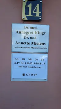 Dr. med. Annegret Kluge & Wiebke Becker & Dr. med. Lena Noesselt