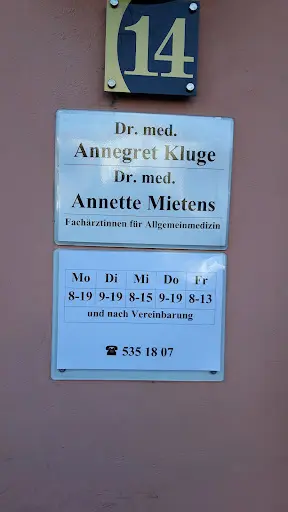 Dr. med. Annegret Kluge & Wiebke Becker & Dr. med. Lena Noesselt