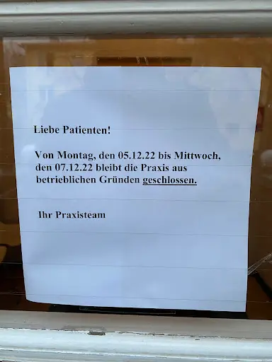 Frau Dipl.-Med. Regine Holz