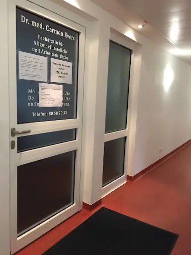 Hausarzt-Praxis Spanische Allee in Berlin Zehlendorf | Dr. Carmen Evers – Fachärztin für Allgemeinmedizin