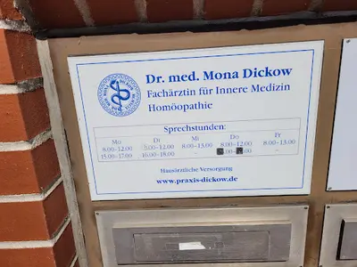 Dr. med. Mona Dickow