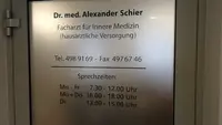 Dr. med. Alexander Schier