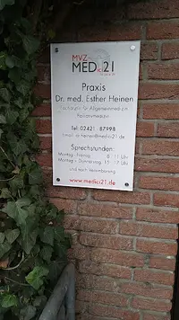 Frau Dr. Esther Heinen