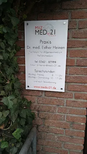Frau Dr. Esther Heinen