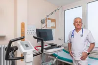 Hausarzt Düsseldorf -Dr. Cemal Selcan -Facharzt für Allgemeinmedizin(Internist) -Türk doktor