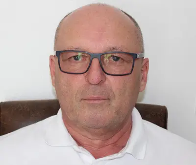 dr. med /Pecs/ Janos FUJSZ