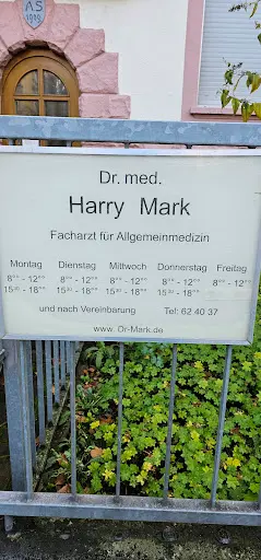 Herr Dr. med. Harry Mark