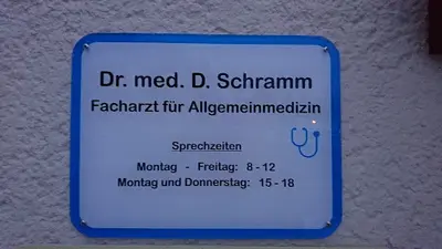 Dr. Med. Daniel Schramm