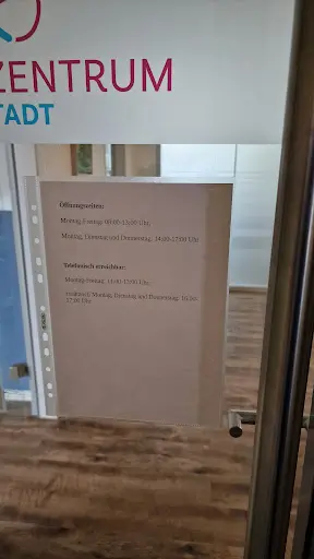 Hausarztzentrum Weststadt Dr. med. Sarah Schilling u. M. Wessäly