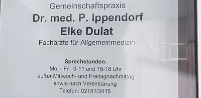 Frau Elke Dulat