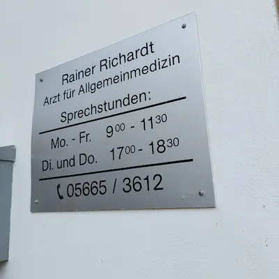 Frau Yana Kloyzner