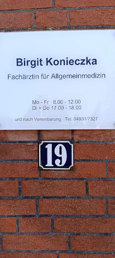 Frau Birgit Konieczka