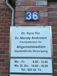 Dr. Kyra Hix und Dr. Mandy Andresen