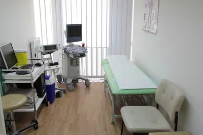 Dr. med. Haroon Nawid