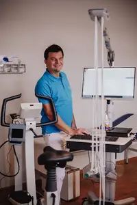 Praxis Dr. med. Dominik Tinkl - Ihr Hausarzt am Pilatus Campus Hausen