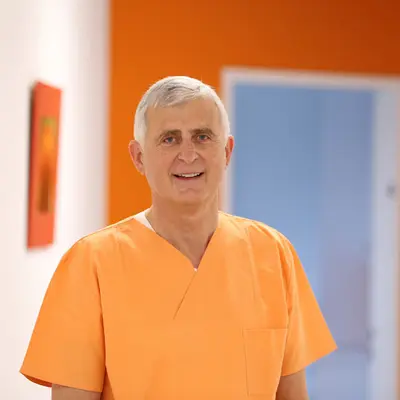 Herr Dr. med. Emil Komes
