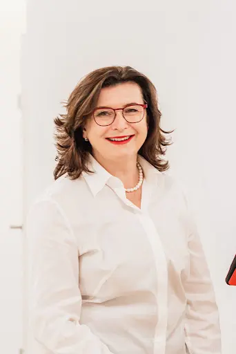 Hausarztpraxis Dr. Lucia Bachner - Hausarzt Köln Poll
