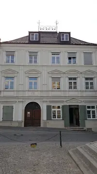 Frau Julia Biebl