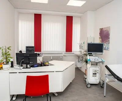 Hausarztpraxis Neue Neustadt, Dr. med. Holm Riegel, Dr. med. Carolin Foerster