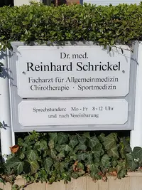 Herr Dr. med. Reinhard Schrickel