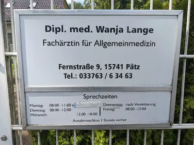 Dipl. med. Wanja Lange - Fachärztin für Allgemeinmedizin
