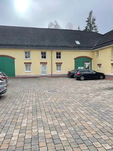 Familienpraxis im Hof - Karin Hanf