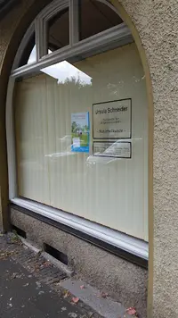 Frau Ursula Schneider