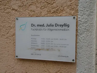 Dr. med. Julia Loibl Dreyßig