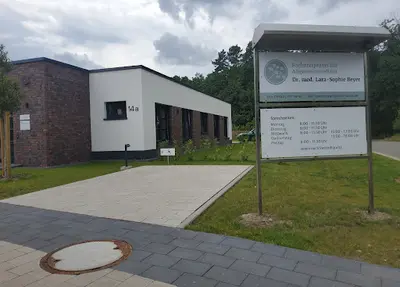 Dr. med. Lara-Sophie Beyer, Fachärztin für Allgemeinmedizin