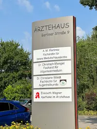 Herr Dr. med. Christoph Mengel