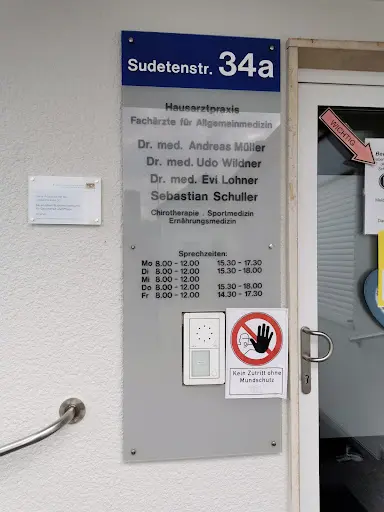 Herr Dr. med. Andreas Müller