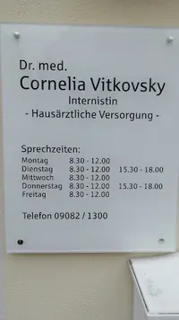 Dr. med. Cornelia Vitkovsky