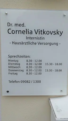 Dr. med. Cornelia Vitkovsky