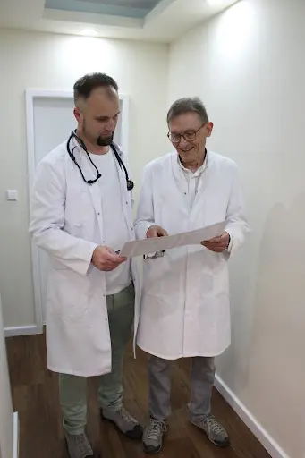 Herr Dr. medic. Carol Marinescu