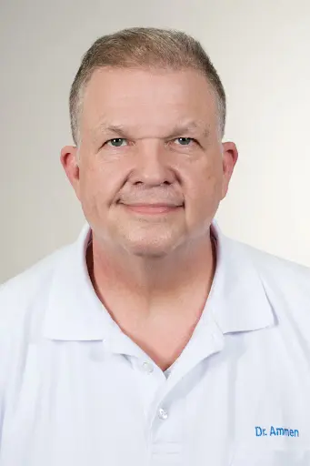 Herr Dr. med. Michael Ammen