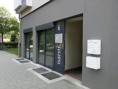 Dr. Klaus Neumann