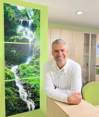 Herr Akbar Fariwar, Facharzt für Allgemeinmedizin, Chirotherapie
