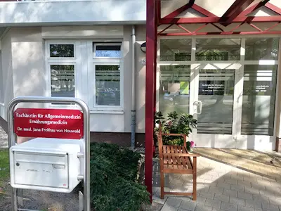 Frau Dr. med. Jana Freifrau von Houwald
