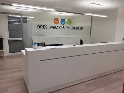 Hausärztliche Praxis Pattonville - Dr. Nicole Pakaki & Dr. Kai Rieckeheer & Dr. Regina Rieckeheer