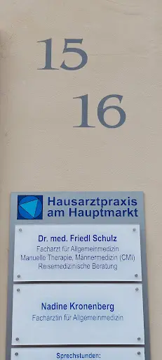 Frau Nadine Kronenberg Fachärztin für Allgemeinmedizin