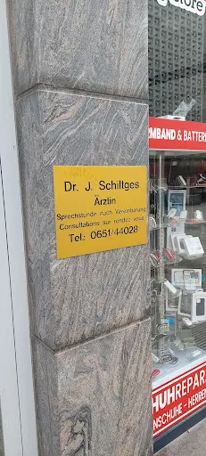 Janine Karier-Schiltges Fachärztin f. Allgemeinmedizin