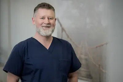 Herr Dr. med. Matthias Schmid, Facharzt für Innere Medizin, hausärztlich tätig