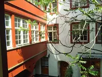 Oase im Hinterhof, Praxis für medizinische Hypnose