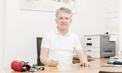 Herr Dr. med. Jochen Säger