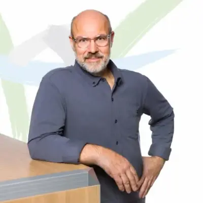 Herr Markus Bugenings